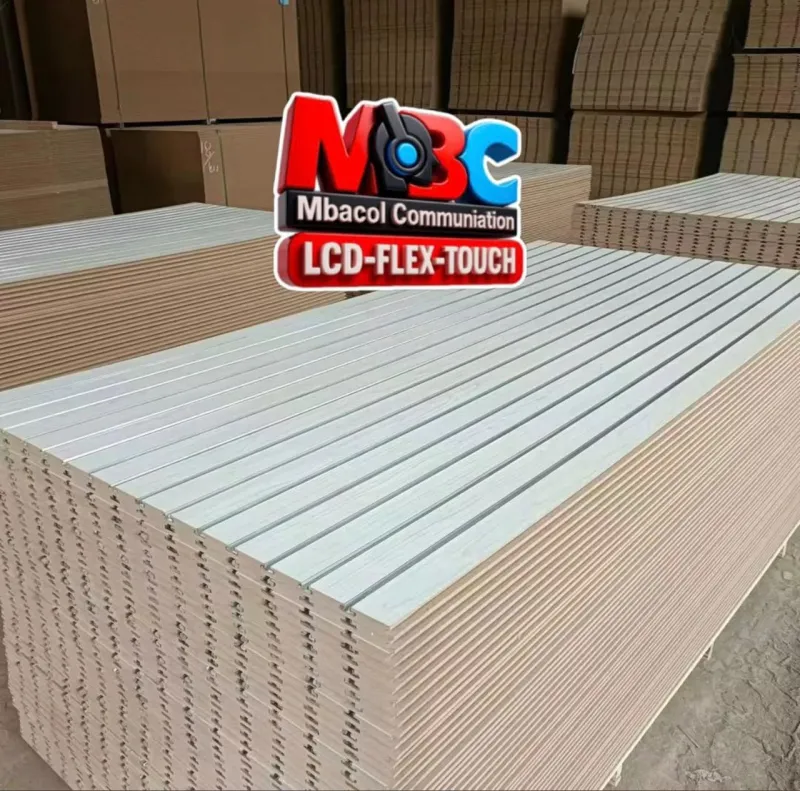 Panneau Slatwall MDF 18mm Sur Mesure Décoration Supermarché Rayonnage - Accessoires & Consommables - 30 000 FCFA - Mbacol Communication Sénégal